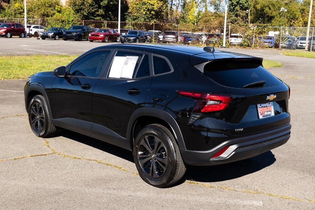 used 2024 Chevrolet Trax car, priced at $20,000