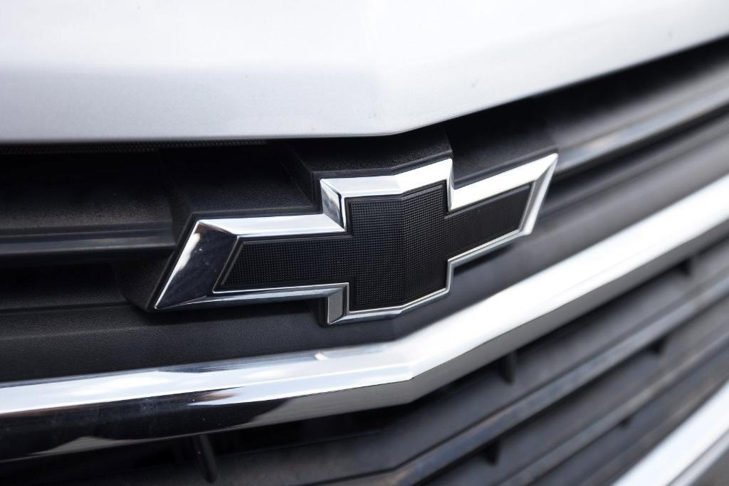 used 2021 Chevrolet Equinox car, priced at $16,000