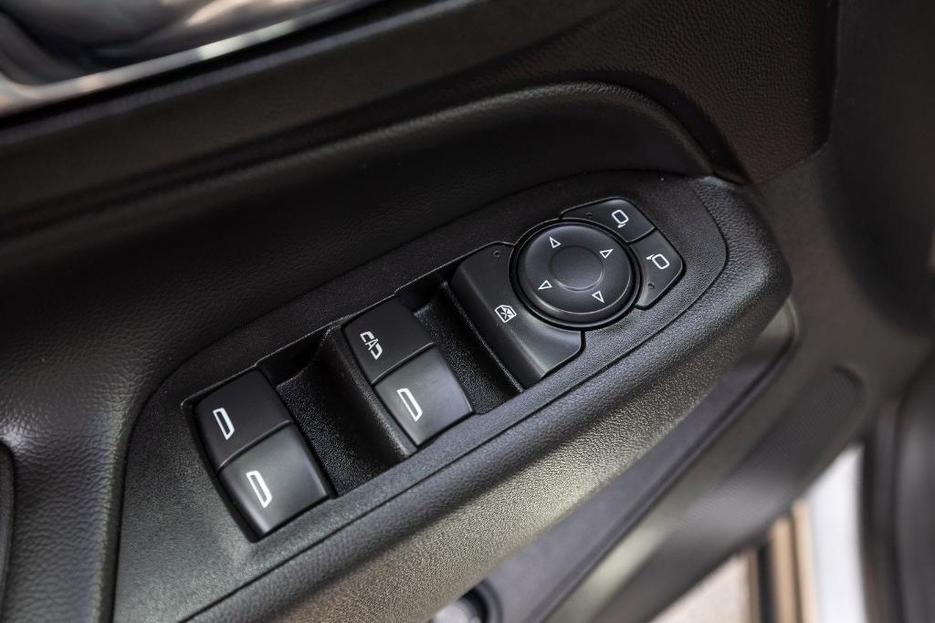 used 2021 Chevrolet Equinox car, priced at $16,000
