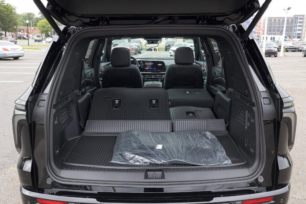 new 2026 Chevrolet Traverse car, priced at $61,220