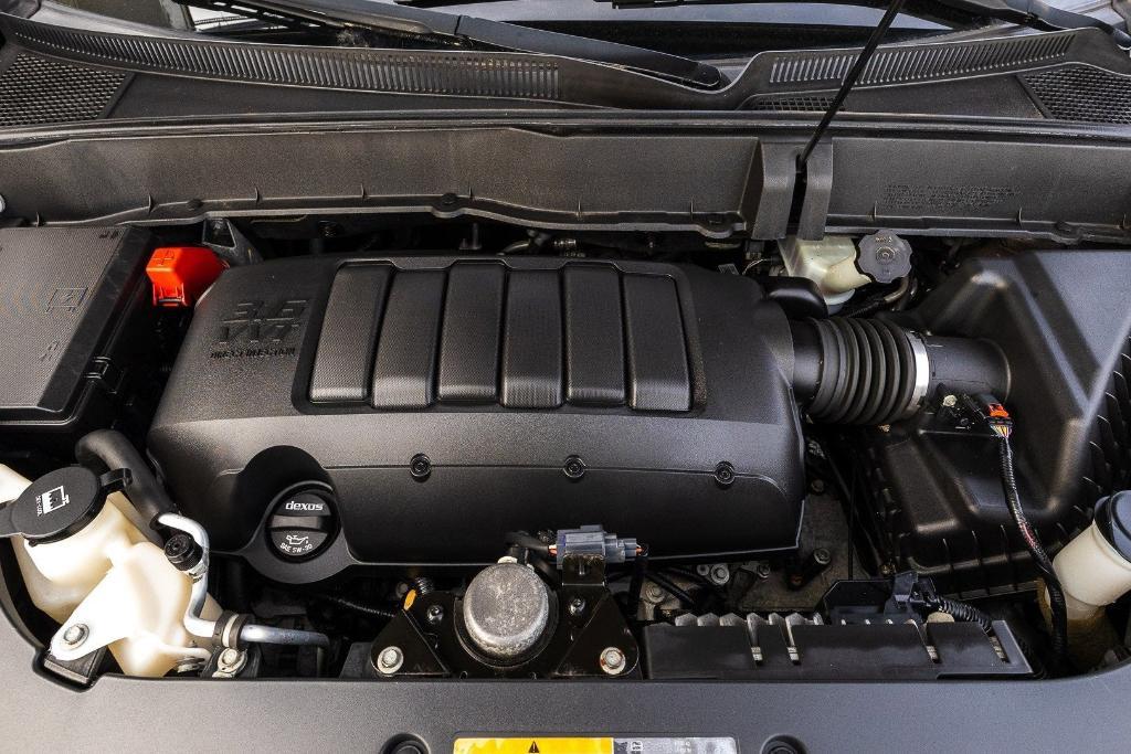 used 2015 Chevrolet Traverse car, priced at $11,000