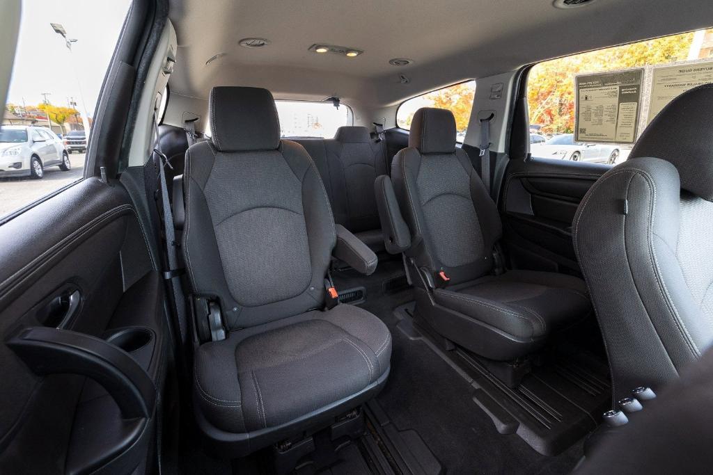 used 2015 Chevrolet Traverse car, priced at $11,000