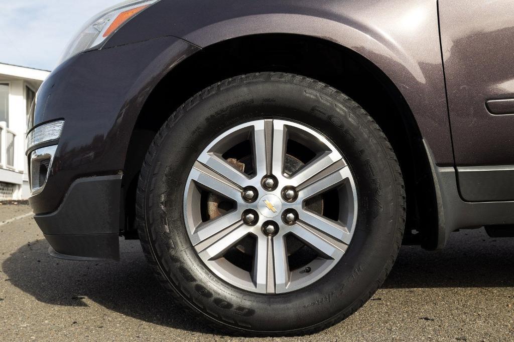 used 2015 Chevrolet Traverse car, priced at $11,000