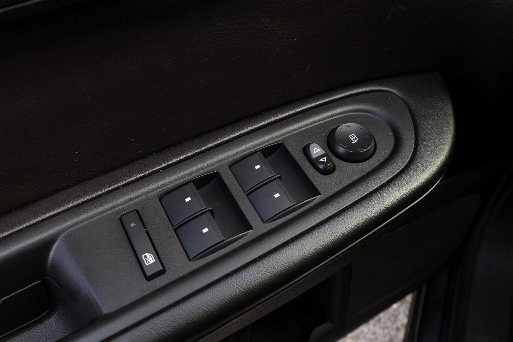 used 2015 Chevrolet Traverse car, priced at $11,000