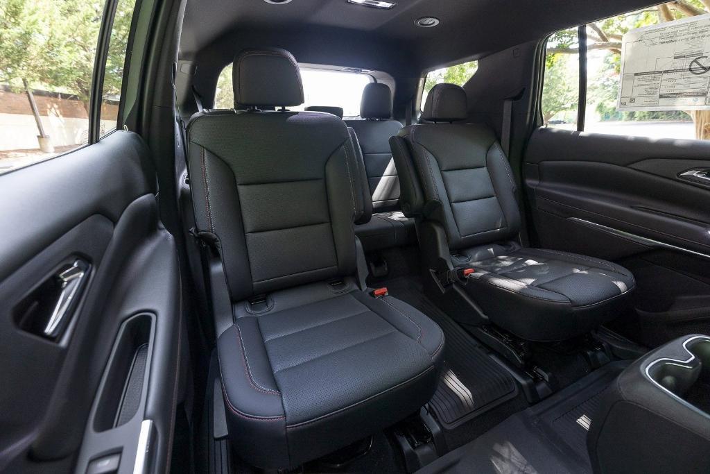 new 2025 Chevrolet Traverse car, priced at $48,582