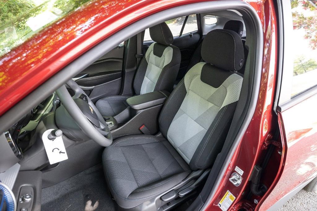 new 2025 Chevrolet Trax car, priced at $21,240