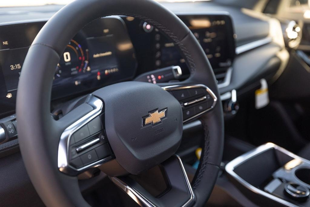 new 2026 Chevrolet Equinox car, priced at $29,999