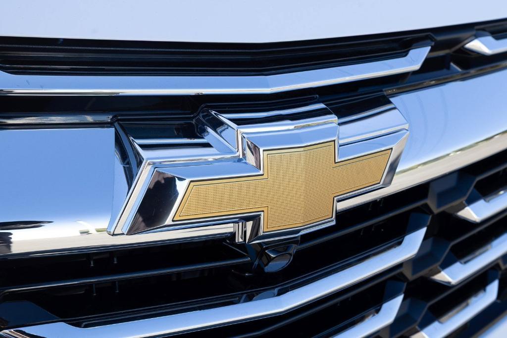 new 2026 Chevrolet Equinox car, priced at $29,999