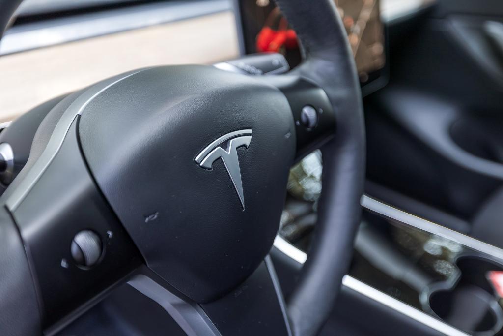 used 2021 Tesla Model Y car, priced at $27,500