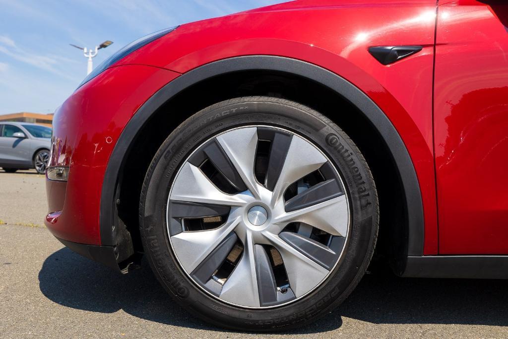used 2021 Tesla Model Y car, priced at $27,500