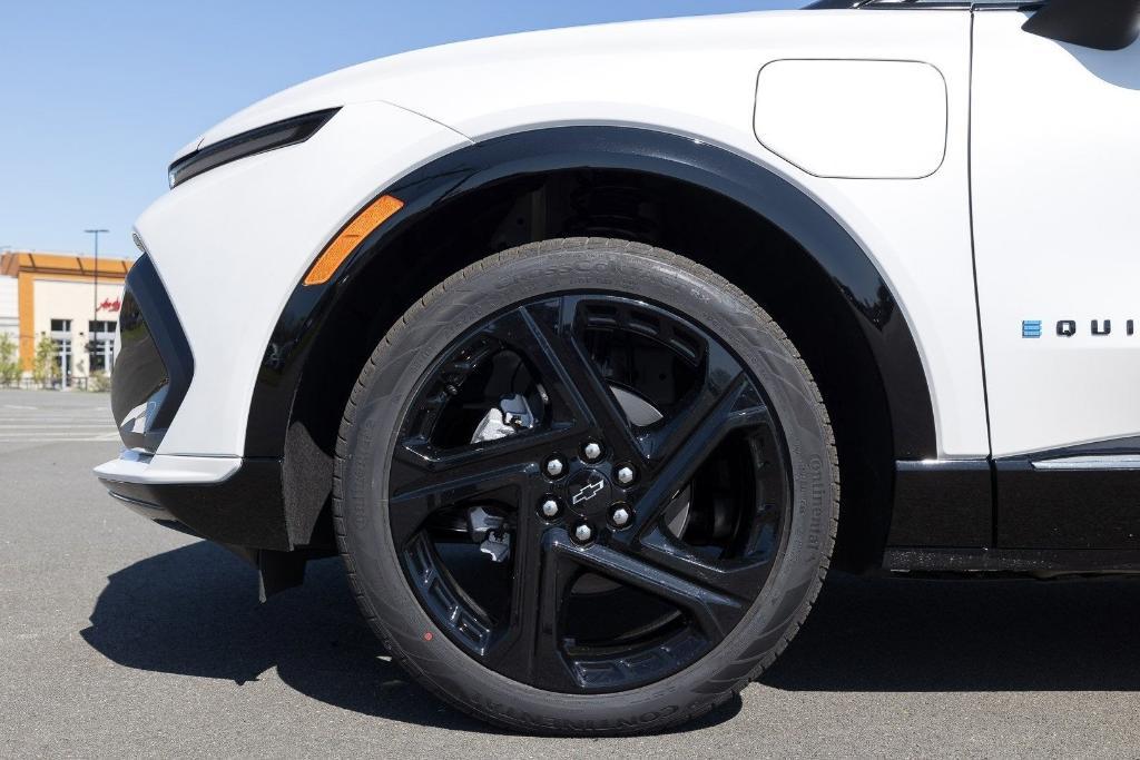 new 2025 Chevrolet Equinox EV car, priced at $38,056