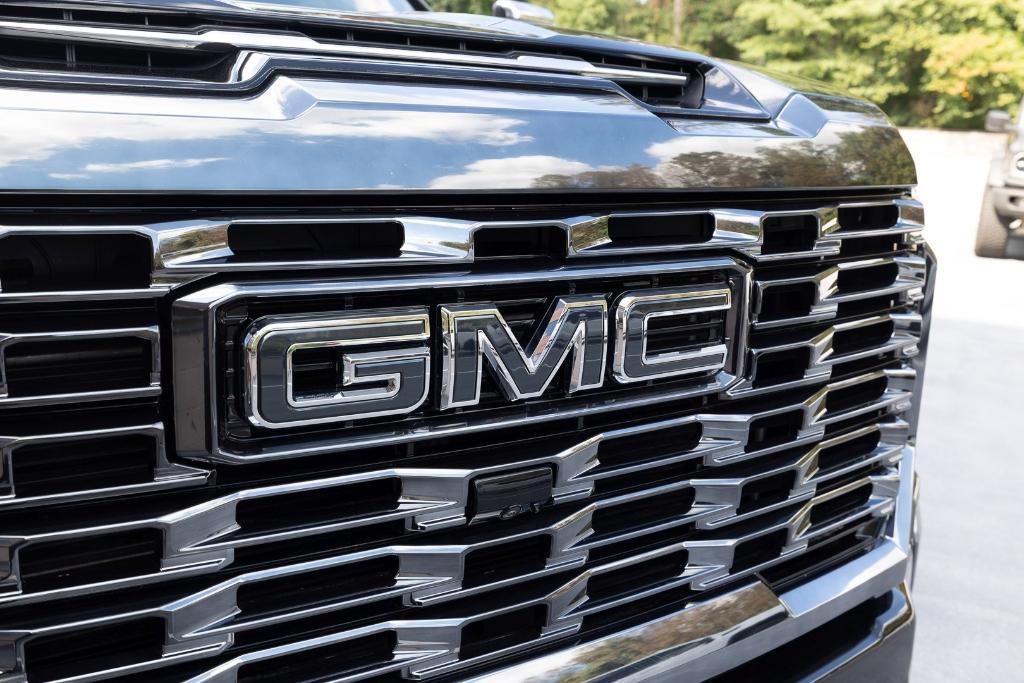 used 2024 GMC Sierra 2500 car, priced at $75,000