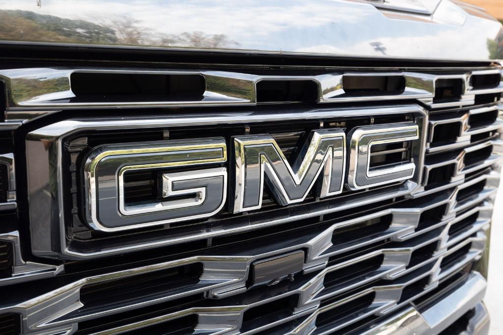 used 2024 GMC Sierra 2500 car, priced at $75,000