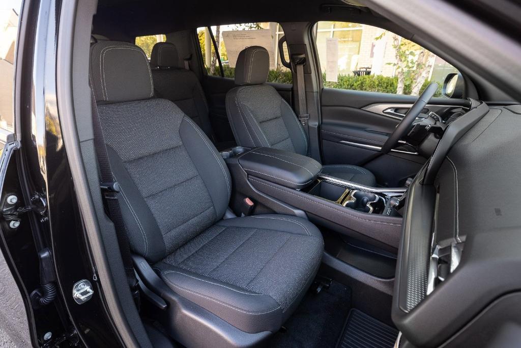 new 2026 Chevrolet Traverse car, priced at $45,471