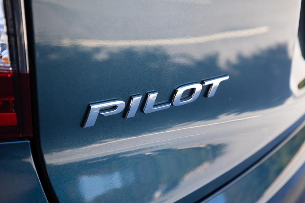 used 2022 Honda Pilot car, priced at $28,700