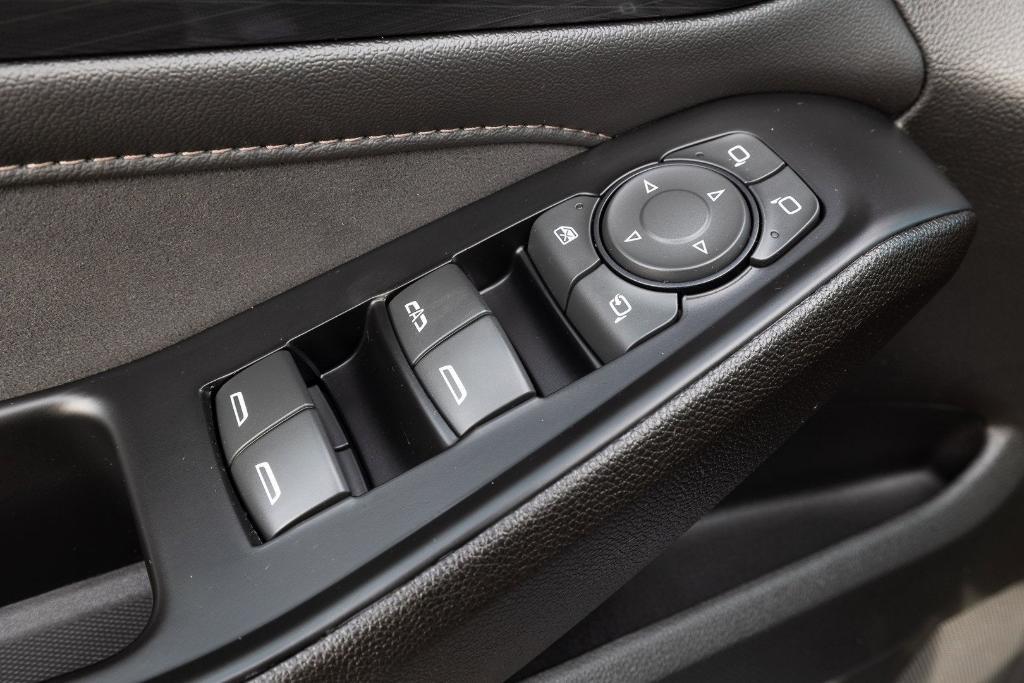 used 2023 Chevrolet Traverse car, priced at $38,800