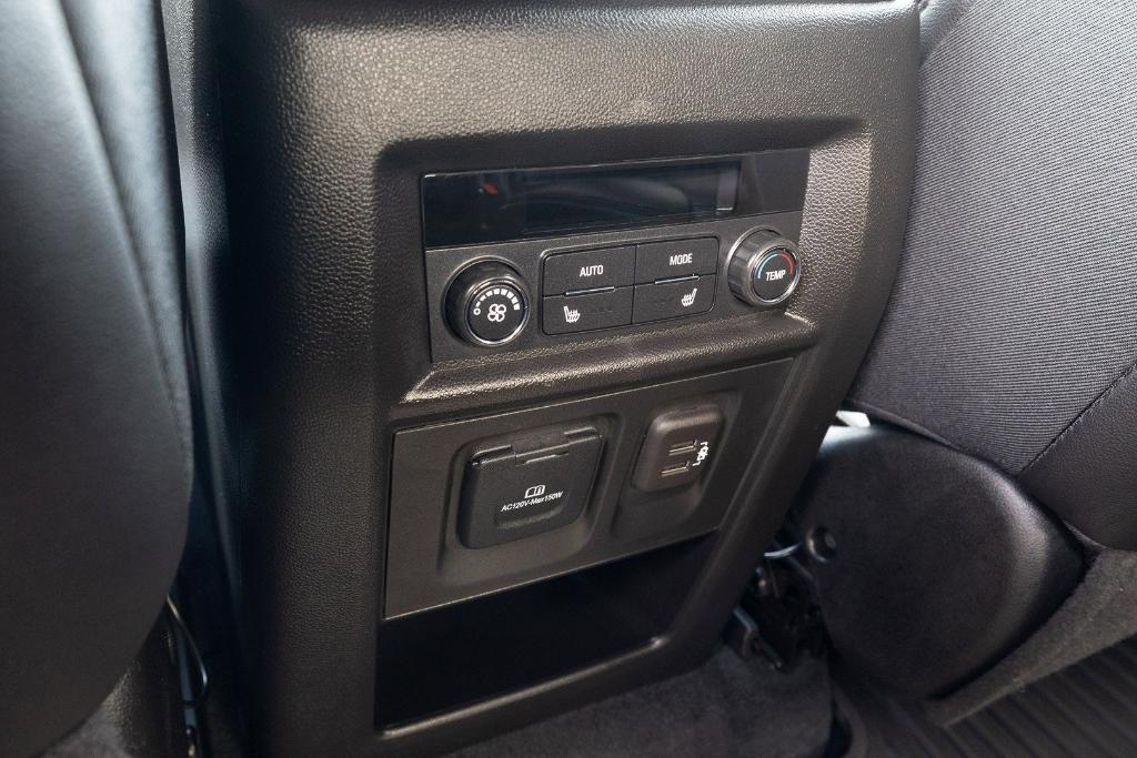 used 2023 Chevrolet Traverse car, priced at $38,800