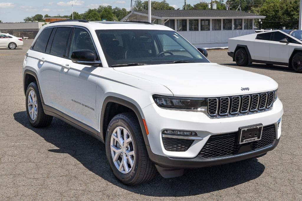 used 2022 Jeep Grand Cherokee car, priced at $31,991