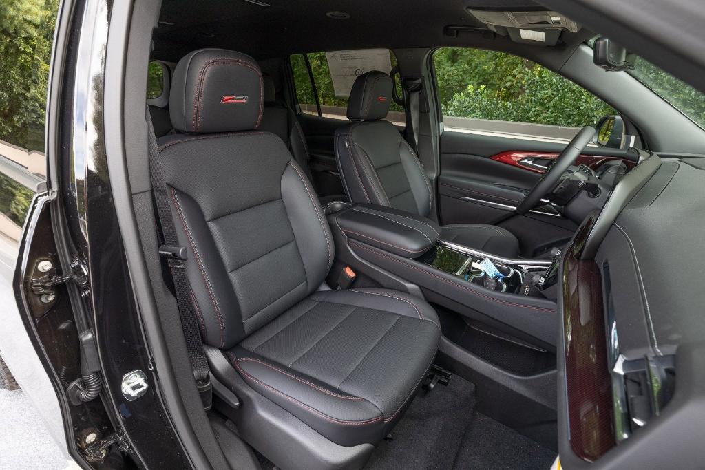 new 2026 Chevrolet Traverse car, priced at $52,020