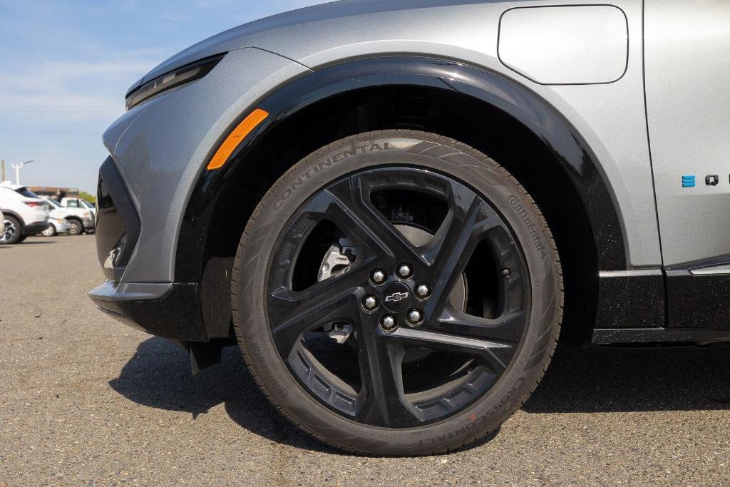 new 2025 Chevrolet Equinox EV car, priced at $37,061