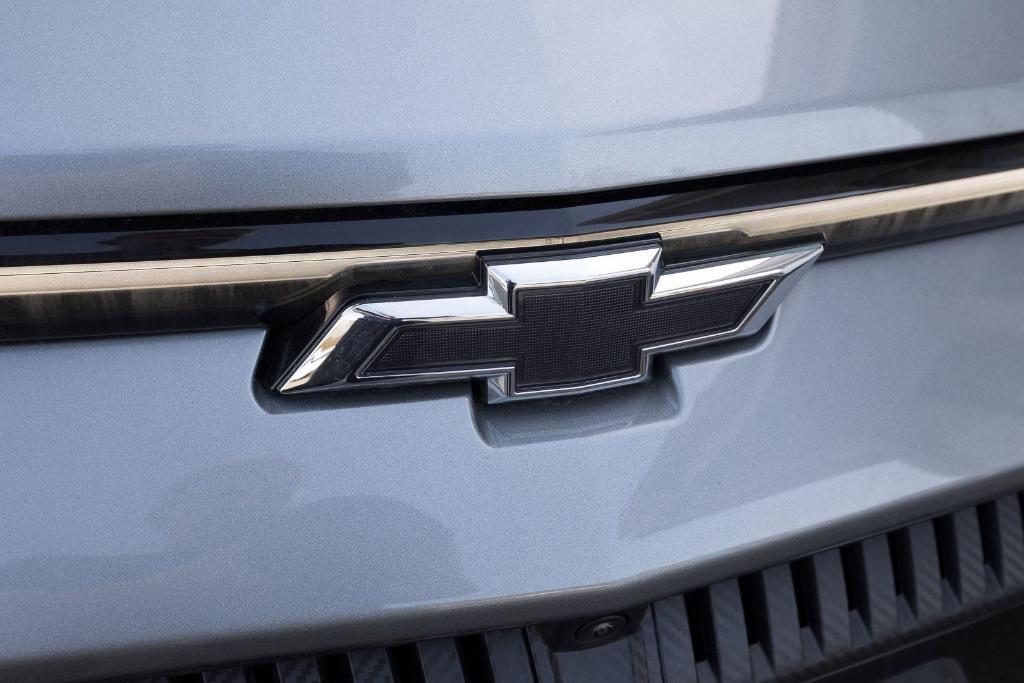 new 2025 Chevrolet Equinox EV car, priced at $37,061