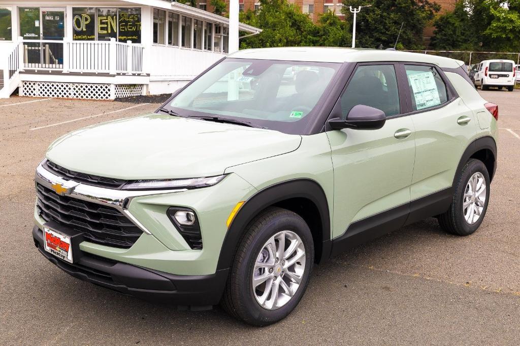 new 2026 Chevrolet TrailBlazer car, priced at $25,585