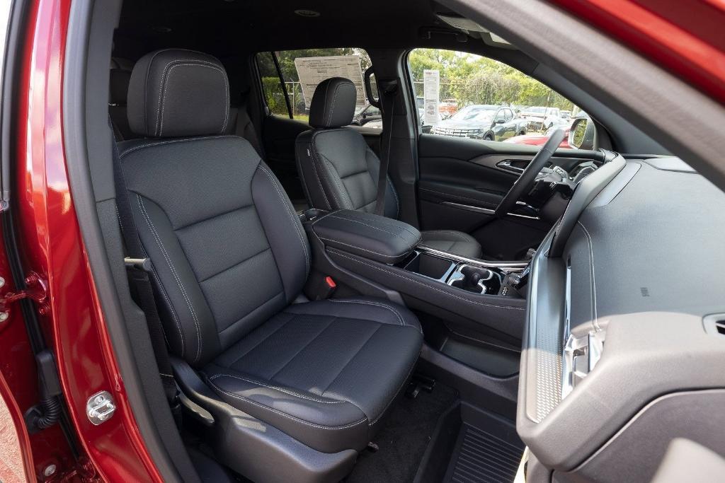 new 2026 Chevrolet Traverse car, priced at $46,255