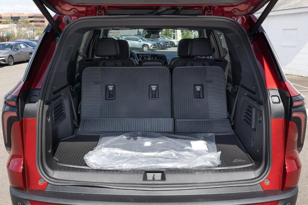 new 2026 Chevrolet Traverse car, priced at $46,255