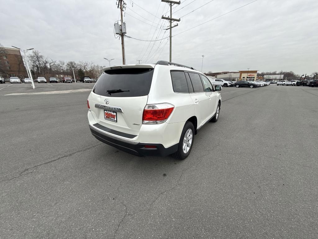 used 2013 Toyota Highlander car, priced at $13,585