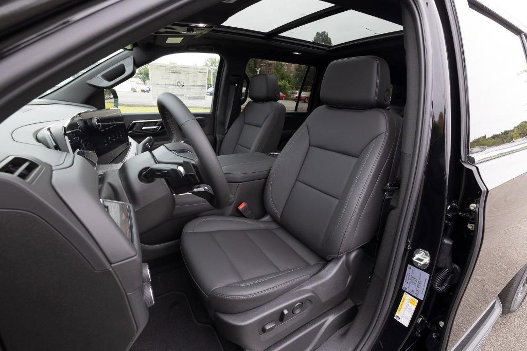 new 2025 Chevrolet Suburban car, priced at $75,541