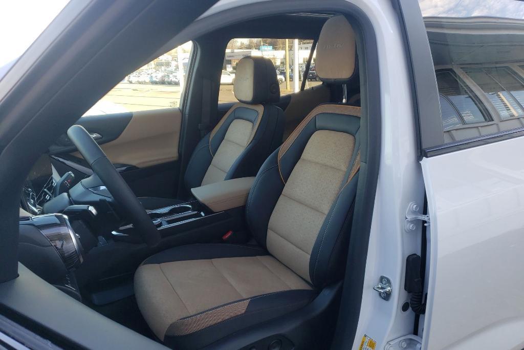 new 2025 Chevrolet Equinox car, priced at $38,674