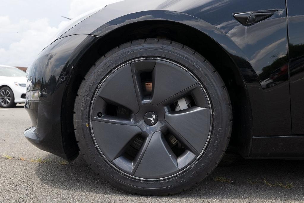 used 2022 Tesla Model 3 car, priced at $23,000