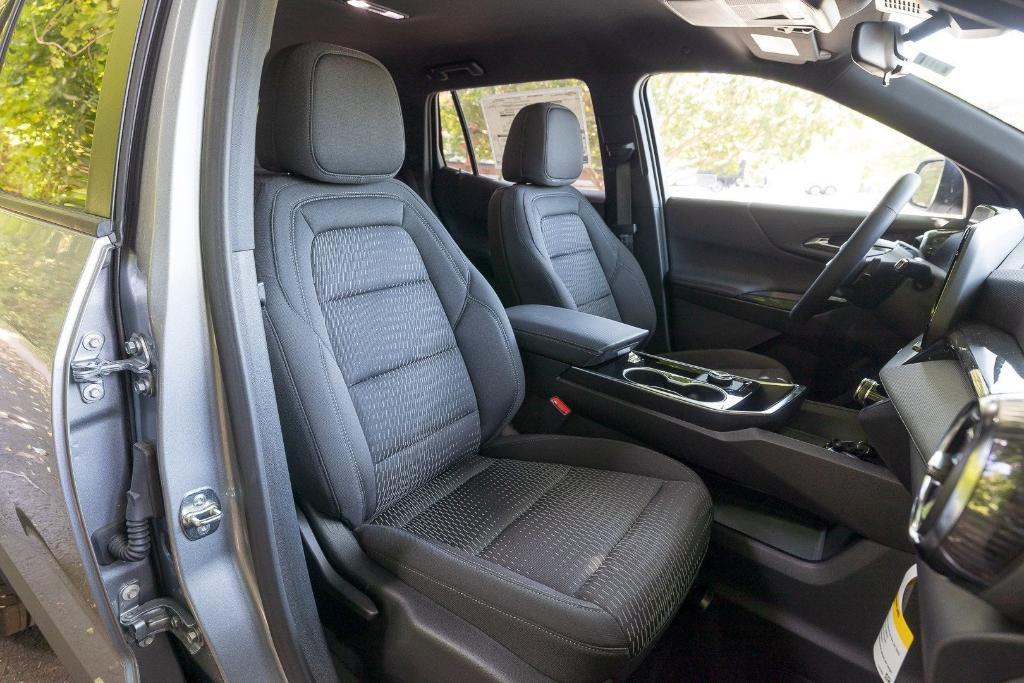 new 2026 Chevrolet Equinox car, priced at $30,320
