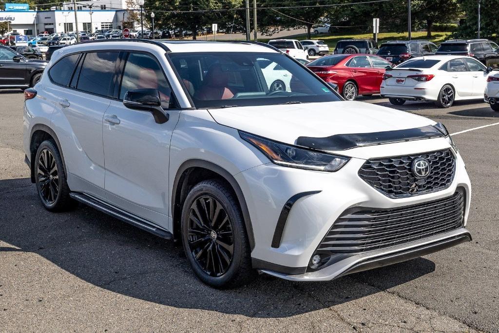 used 2023 Toyota Highlander car, priced at $38,655