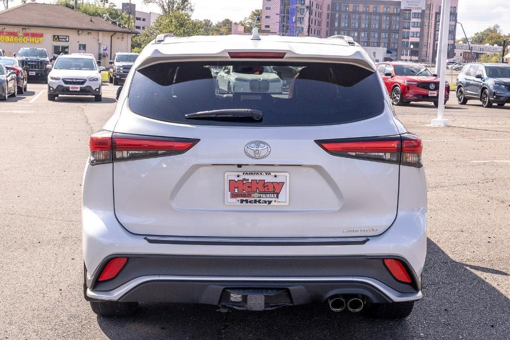 used 2023 Toyota Highlander car, priced at $38,655