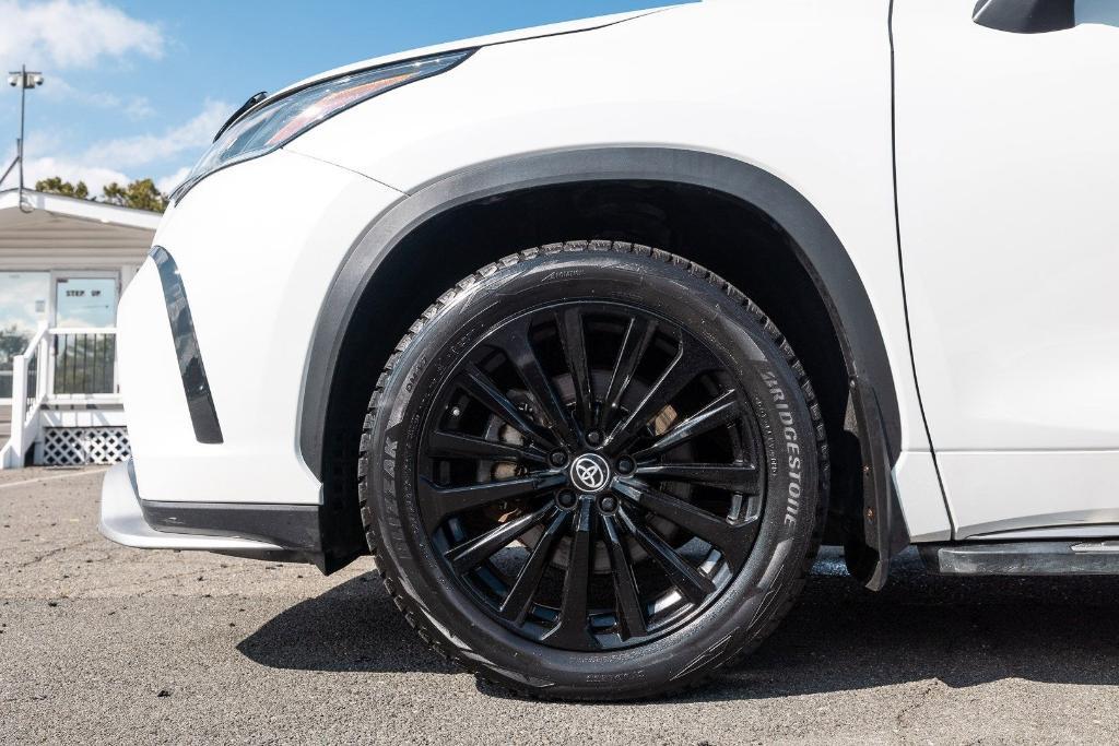 used 2023 Toyota Highlander car, priced at $38,655