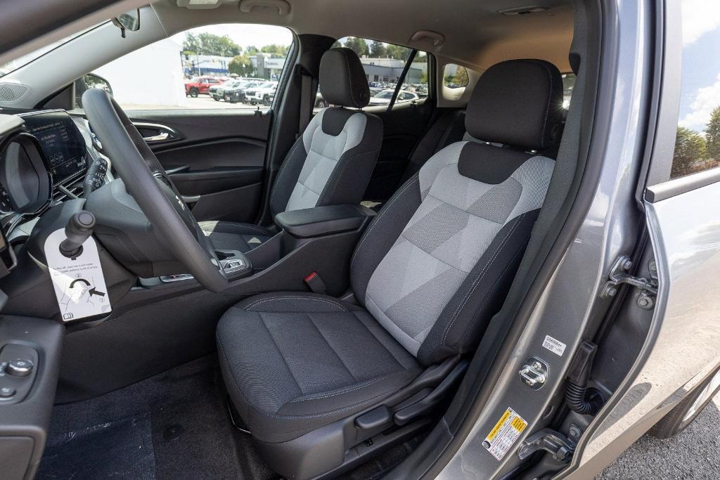 new 2025 Chevrolet Trax car, priced at $20,890
