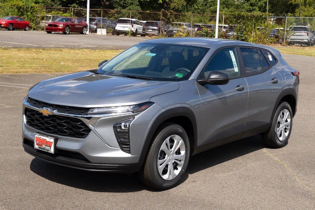 new 2025 Chevrolet Trax car, priced at $20,890