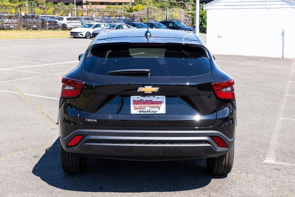 new 2025 Chevrolet Trax car, priced at $21,055