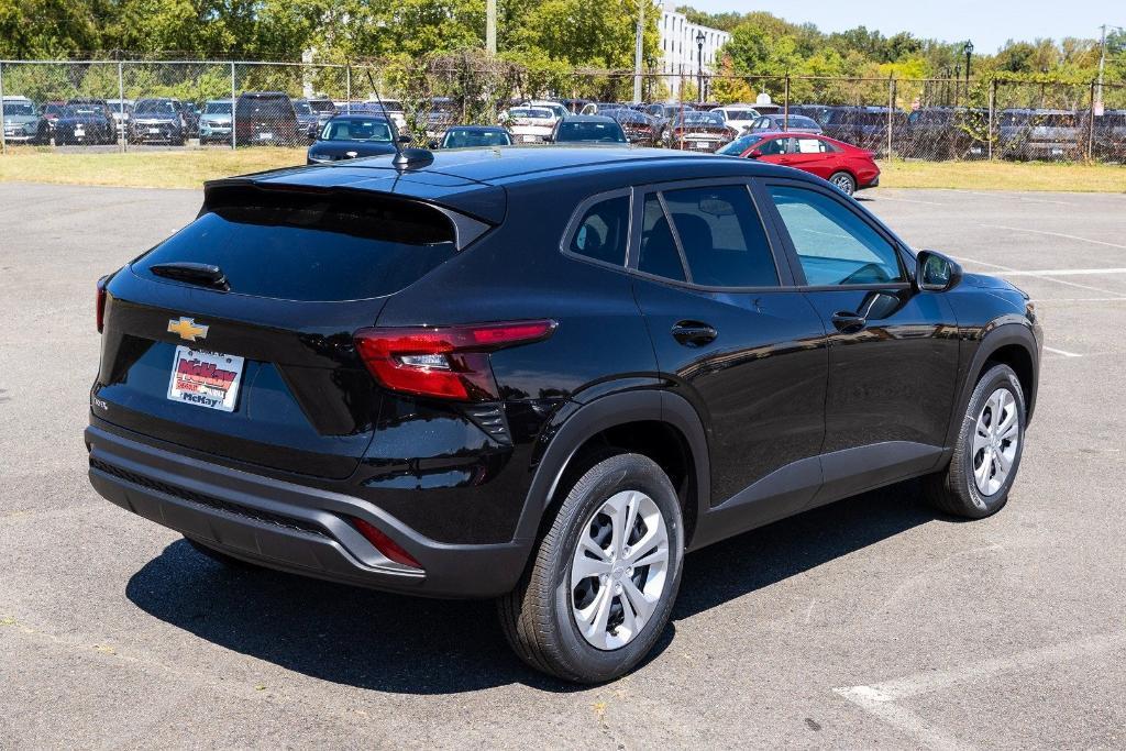 new 2025 Chevrolet Trax car, priced at $21,055