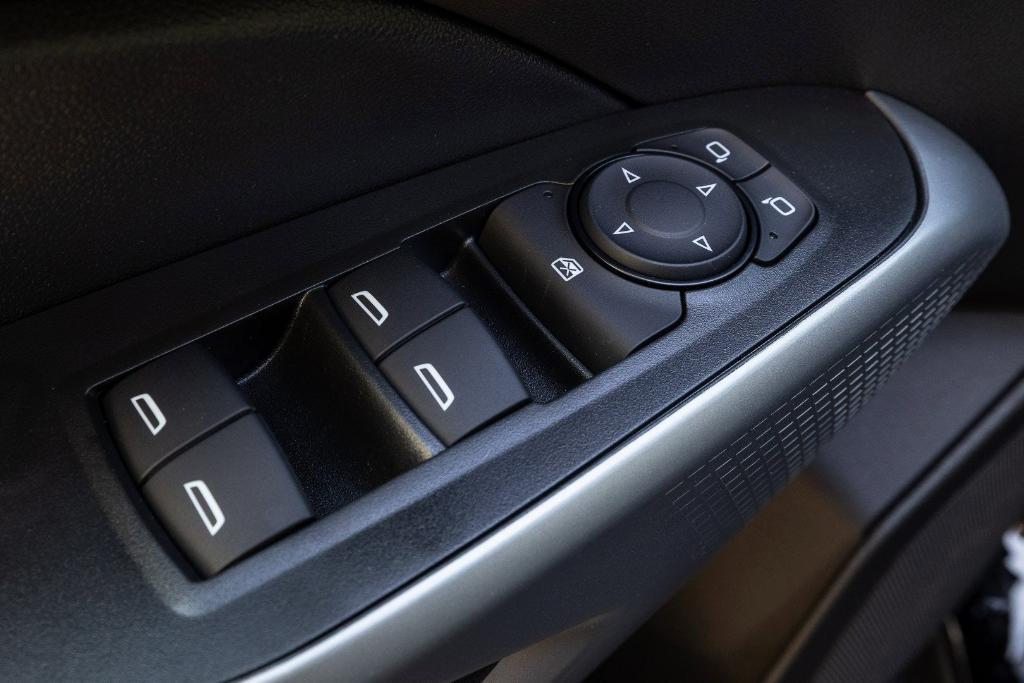 new 2025 Chevrolet Trax car, priced at $21,055