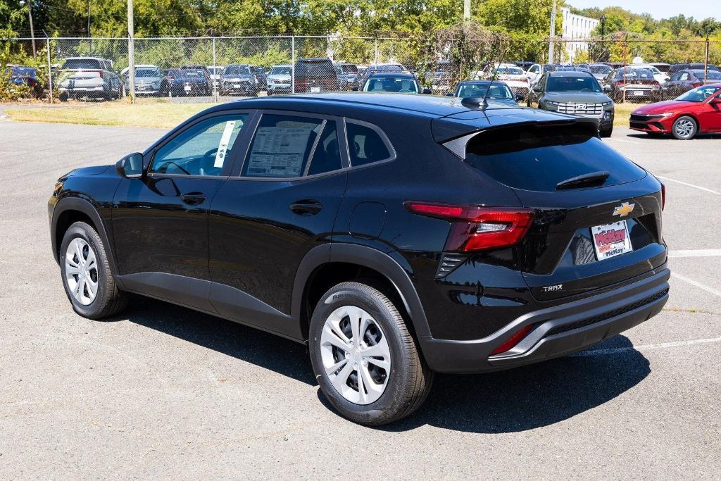 new 2025 Chevrolet Trax car, priced at $21,055