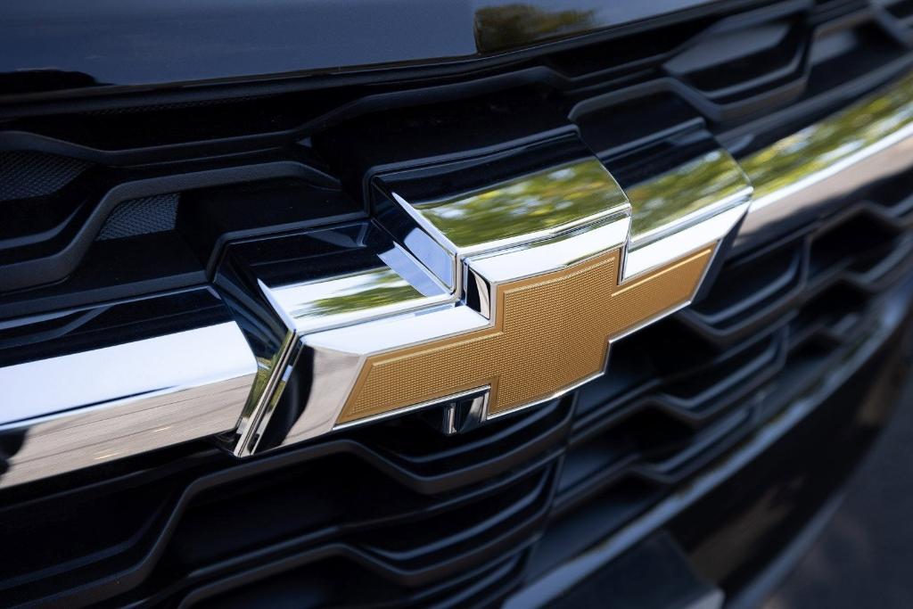 new 2025 Chevrolet Trax car, priced at $21,055