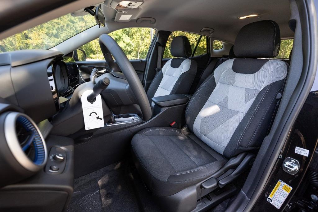 new 2025 Chevrolet Trax car, priced at $21,055