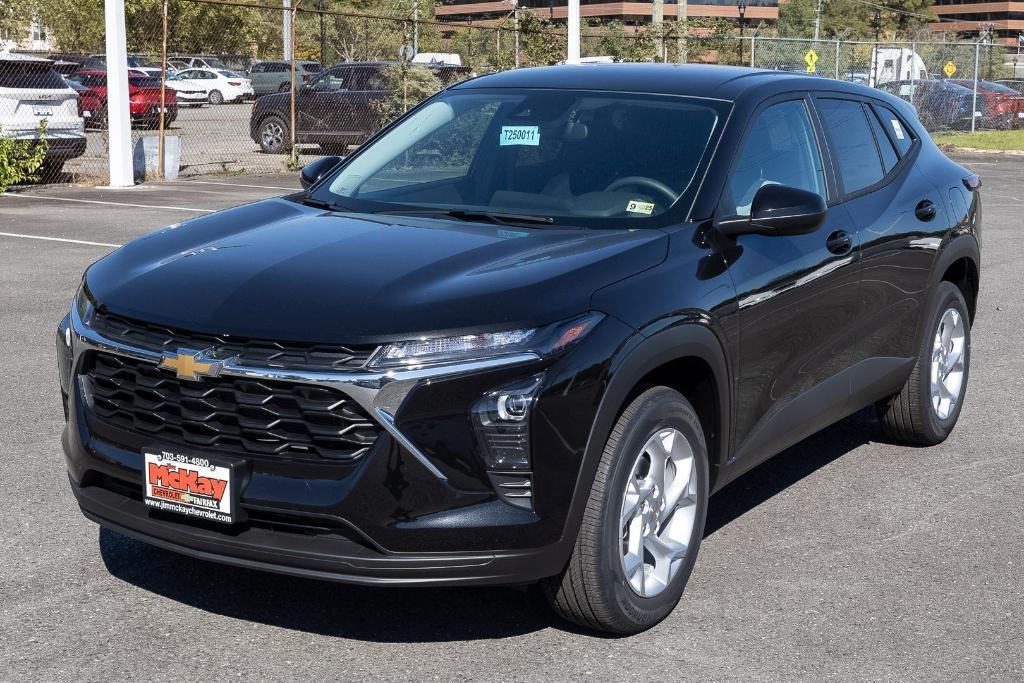 new 2025 Chevrolet Trax car, priced at $21,970