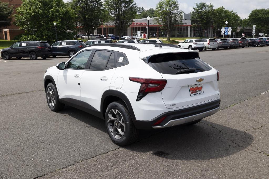 new 2025 Chevrolet Trax car, priced at $22,282