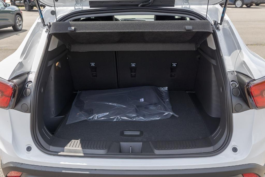 new 2025 Chevrolet Trax car, priced at $22,282