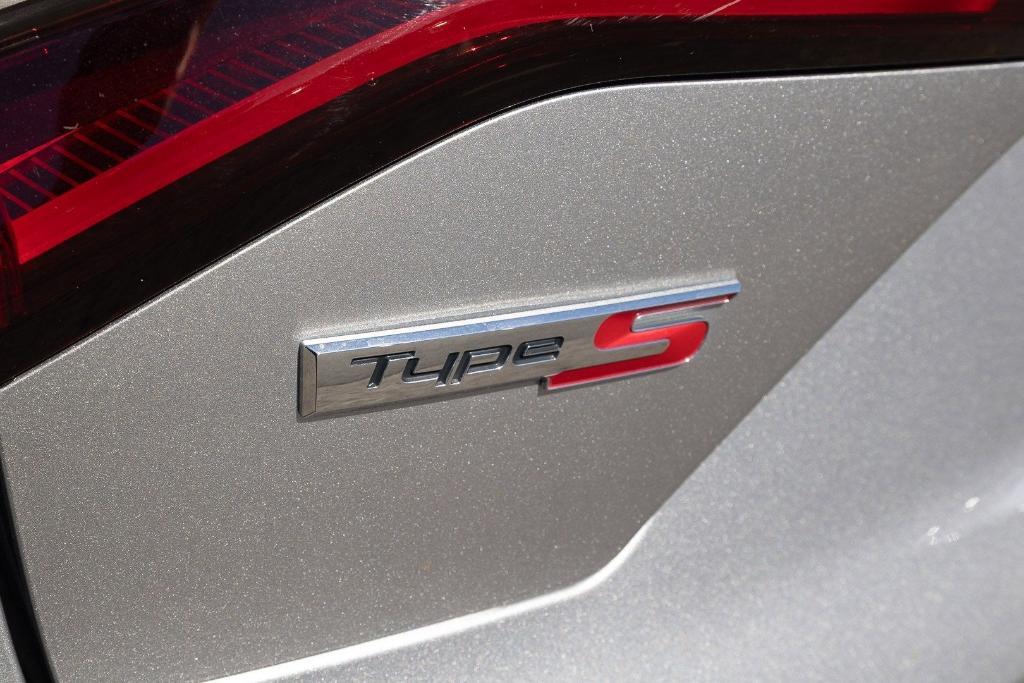 used 2023 Acura MDX car, priced at $44,000