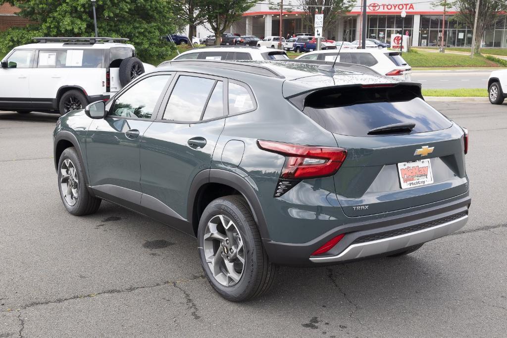 new 2025 Chevrolet Trax car, priced at $24,095