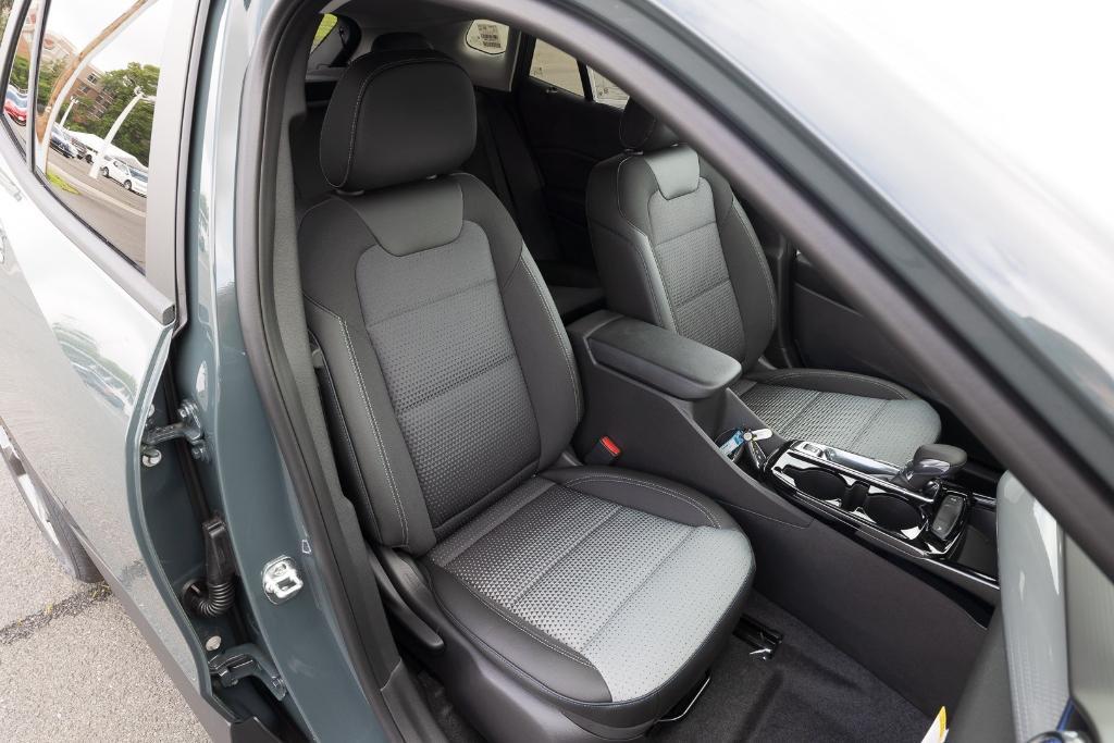 new 2025 Chevrolet Trax car, priced at $24,095